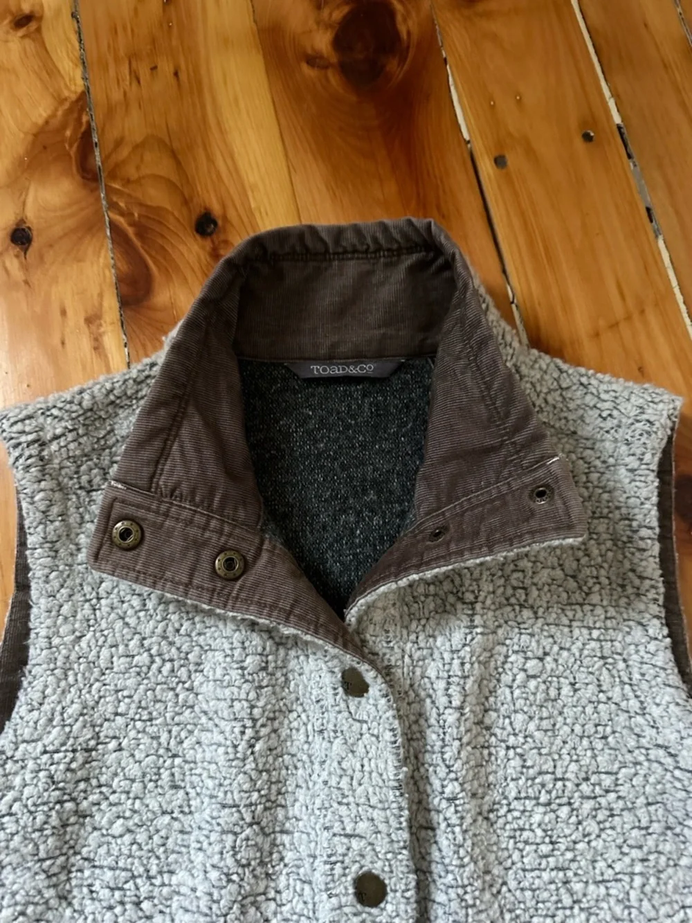 Toad&Co Sheridan Telluride Heritage Sherpa Vest - Picture 3 of 11